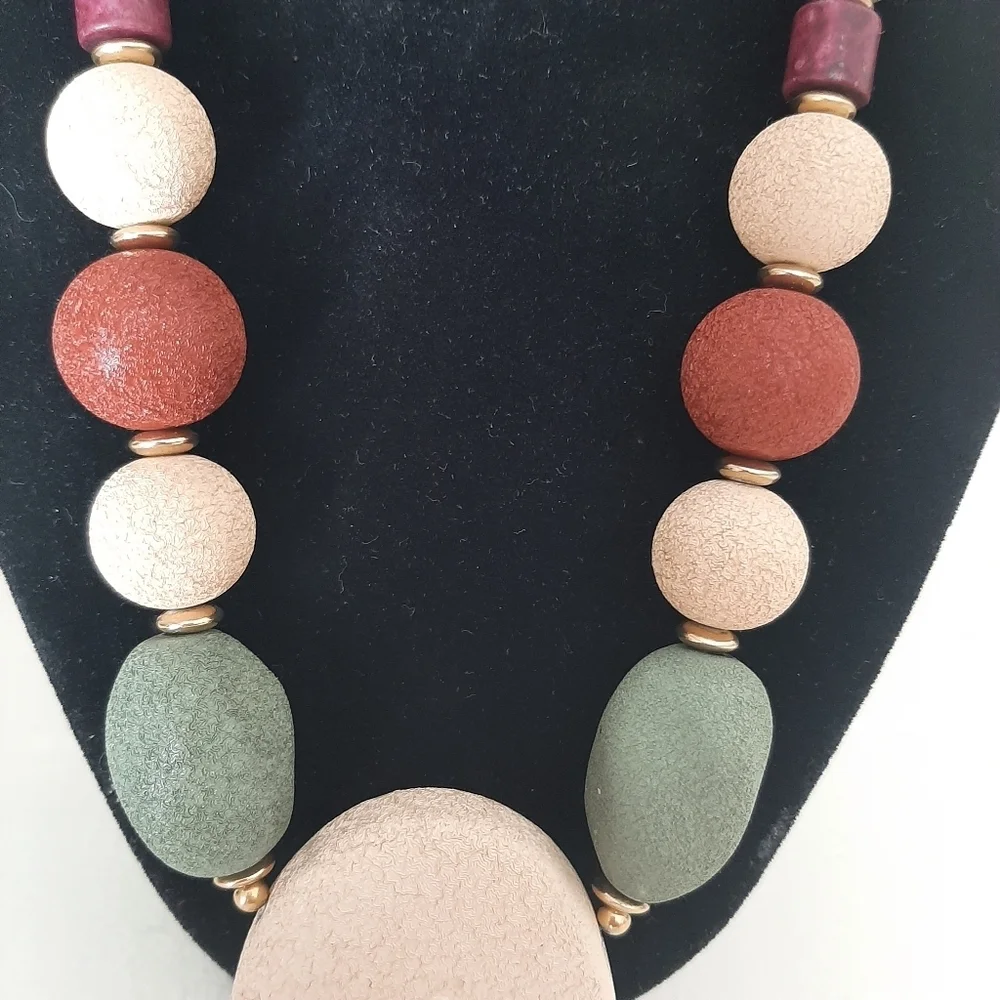 JAPAN BEADED NECKLACE